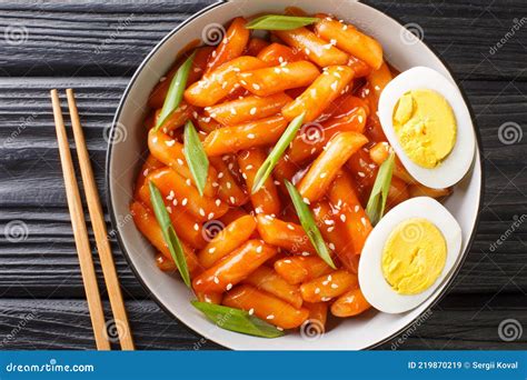  Ddeokbokki – Pikantne, kleiste szczęście z ulic Seulu!