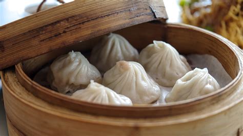  Xiaolongbao - Czy uwielbiasz ostre pierogi wypełnione aromatycznym bulionem?